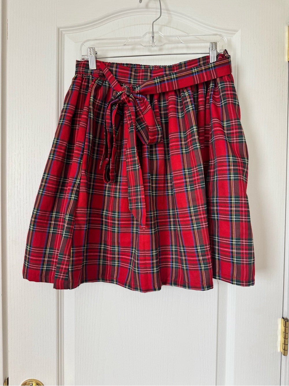 ModCloth Red Plaid Paperbag Waist Tie Skirt NWT Women’s Medium Holiday Tartan